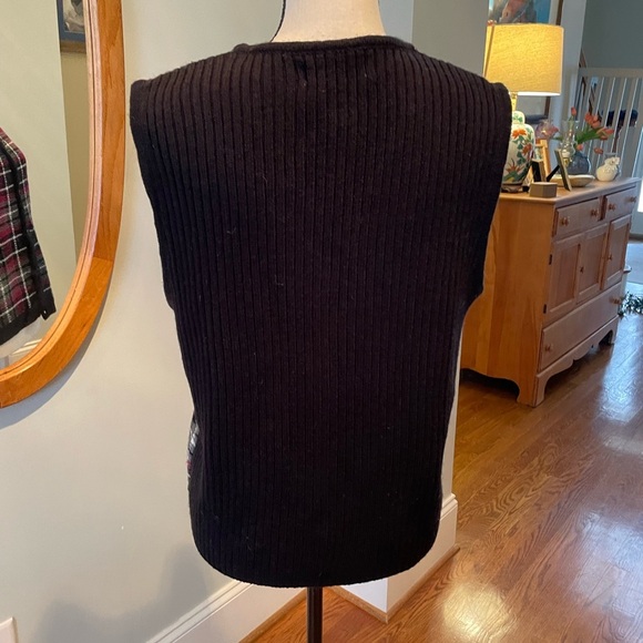 Cabin Creek Sweater Vest Women’s Medium Black White and Fuchsia Pattern - Picture 4 of 5